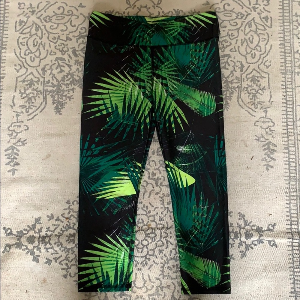 Tropical patterned leggings with car key pocket